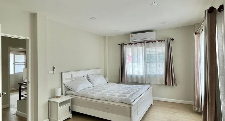 For rent 3 bedrooms house in Mueang Chiang Mai, Chiang Mai
