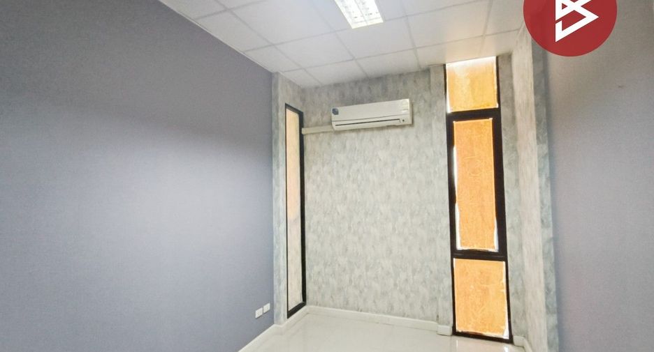 Gewerbefläche zum Kauf mit 6 Zimmer in Prawet, Bangkok