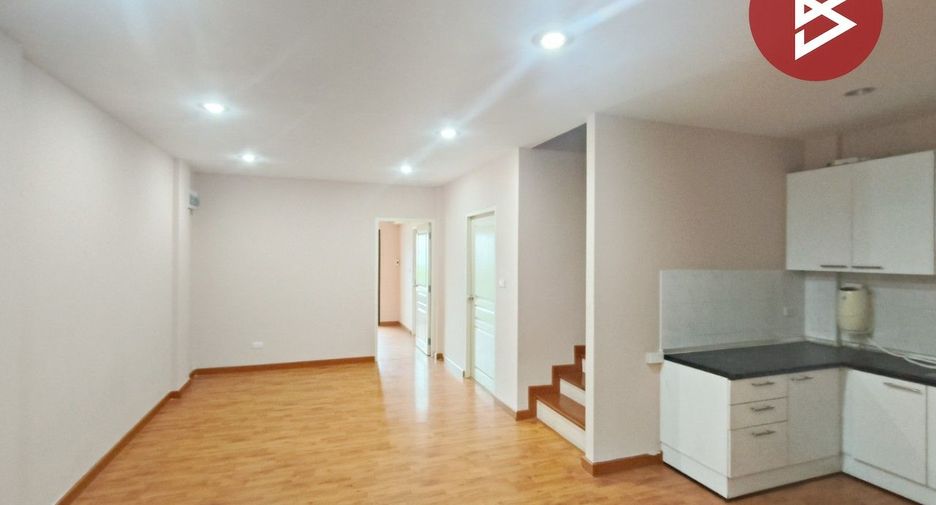 Gewerbefläche zum Kauf mit 6 Zimmer in Prawet, Bangkok