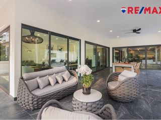 For sale 4 bedrooms house in Bang Lamung, Chonburi