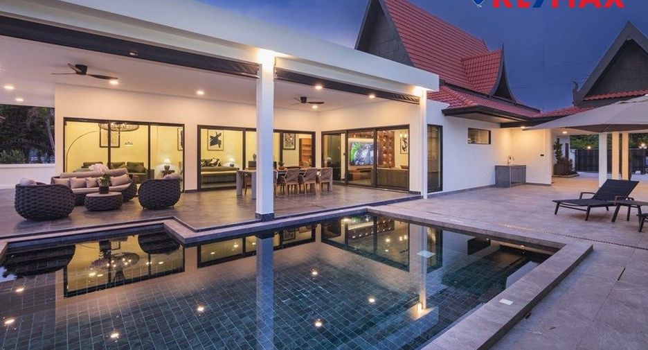 For sale 4 bedrooms house in East Pattaya, Pattaya