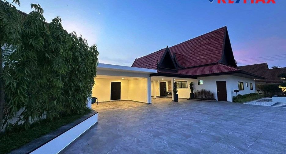 For sale 4 bedrooms house in East Pattaya, Pattaya