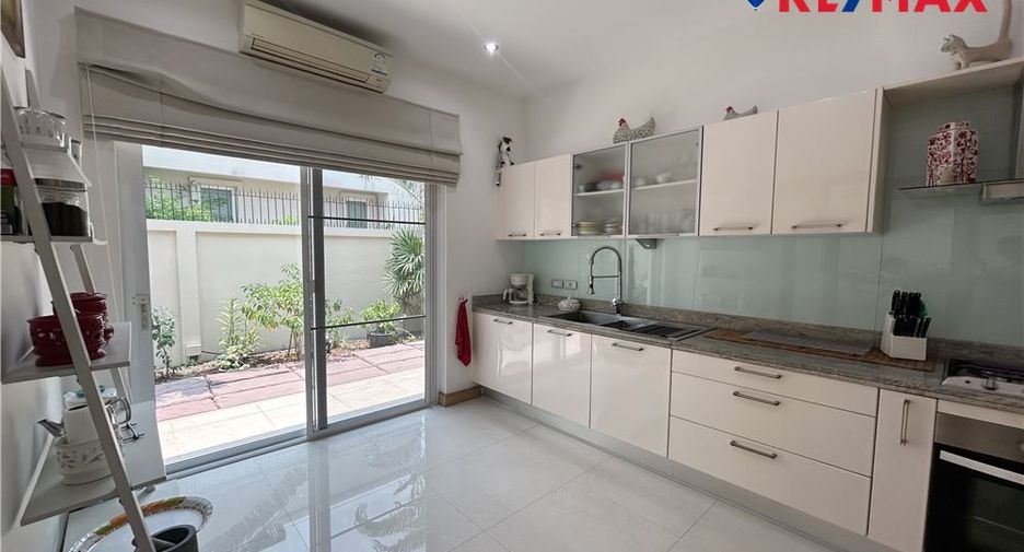For sale 3 ベッドルーム house in East Pattaya, Pattaya