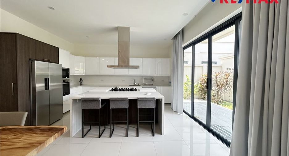 For sale 3 bedrooms house in East Pattaya, Pattaya