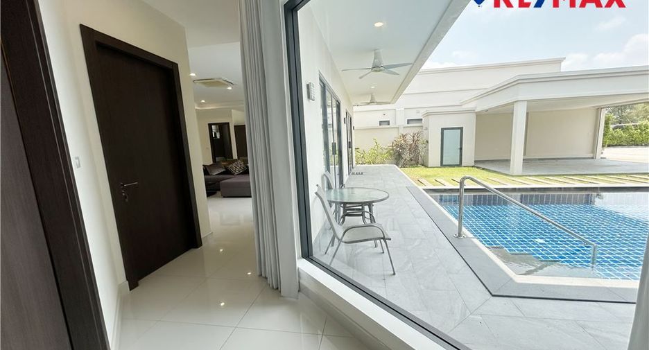 For sale 3 bedrooms house in East Pattaya, Pattaya
