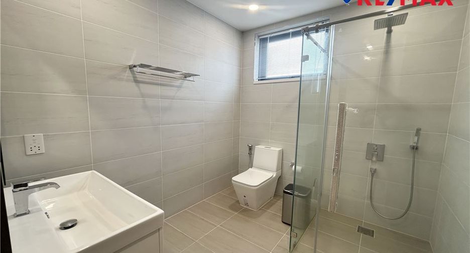 For sale 3 bedrooms house in East Pattaya, Pattaya