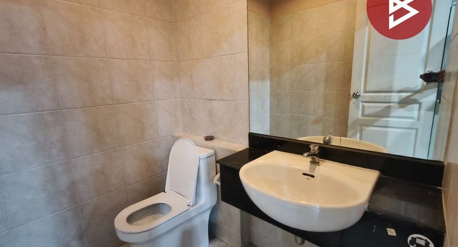 Casa adosada en venta de 3 habitaciones en Mueang Chon Buri, Chonburi