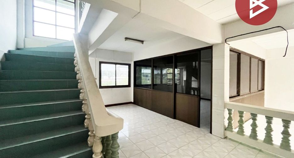 出售 3 卧室 联排别墅 在 Sam Phran, Nakhon Pathom