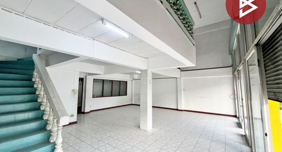 出售 3 卧室 联排别墅 在 Sam Phran, Nakhon Pathom
