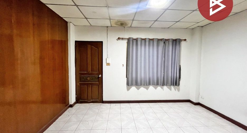出售 3 卧室 联排别墅 在 Sam Phran, Nakhon Pathom