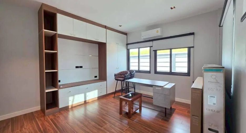 For sale 3 bedrooms villa in Huay Yai, Pattaya