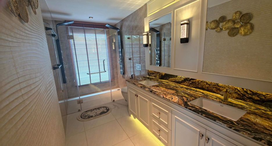 For sale 3 bedrooms villa in Huay Yai, Pattaya