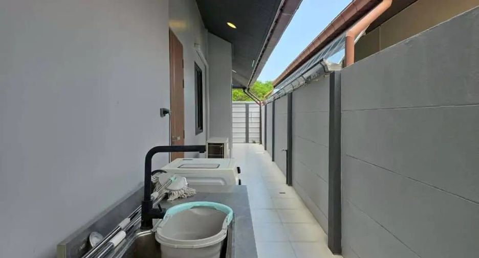 For sale 3 bedrooms villa in Huay Yai, Pattaya