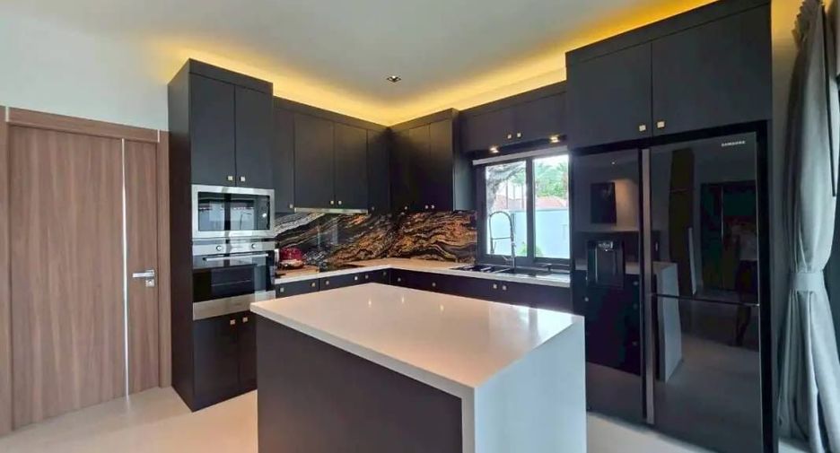 For sale 3 bedrooms villa in Huay Yai, Pattaya