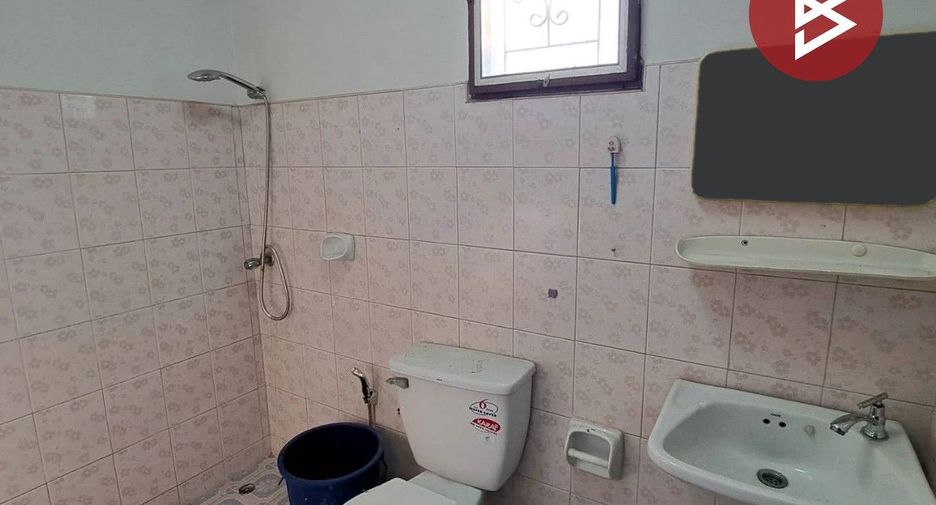 Casa adosada en venta de 3 habitaciones en Mueang Chon Buri, Chonburi