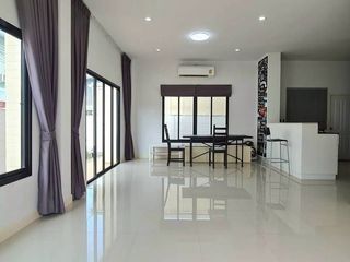出售 3 卧室 独立屋 在 Mueang Chon Buri, Chon Buri