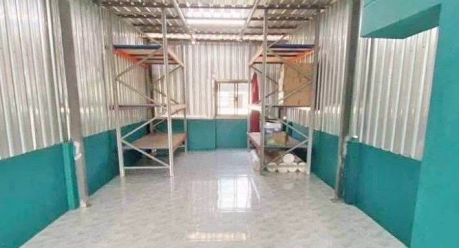 À vendre 1 chambre local commercial à Lat Krabang, Bangkok