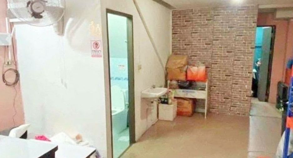 À vendre 1 chambre local commercial à Lat Krabang, Bangkok