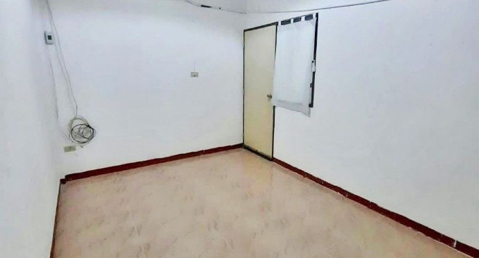 À vendre 1 chambre maison de ville à Mueang Samut Prakan, Samut Prakan