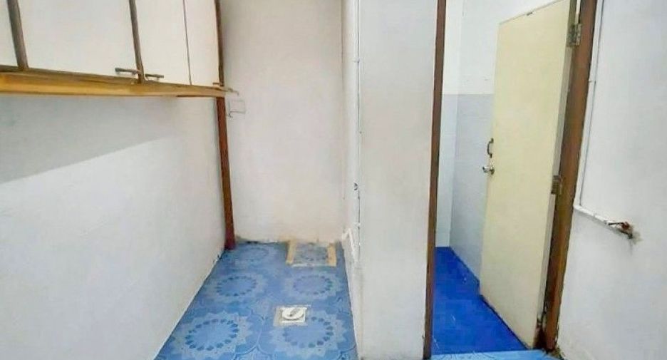 À vendre 1 chambre maison de ville à Mueang Samut Prakan, Samut Prakan