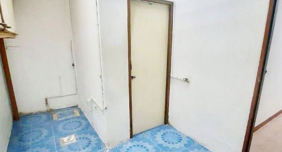 À vendre 1 chambre maison de ville à Mueang Samut Prakan, Samut Prakan