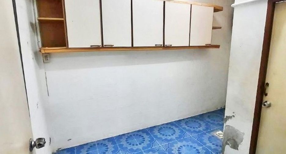 À vendre 1 chambre maison de ville à Mueang Samut Prakan, Samut Prakan