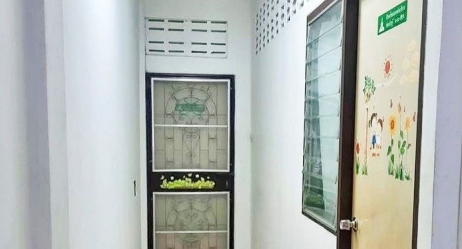 À vendre 1 chambre maison de ville à Mueang Samut Prakan, Samut Prakan