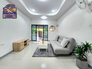Продажа 3 спальни дом в Si Racha, Чонбури