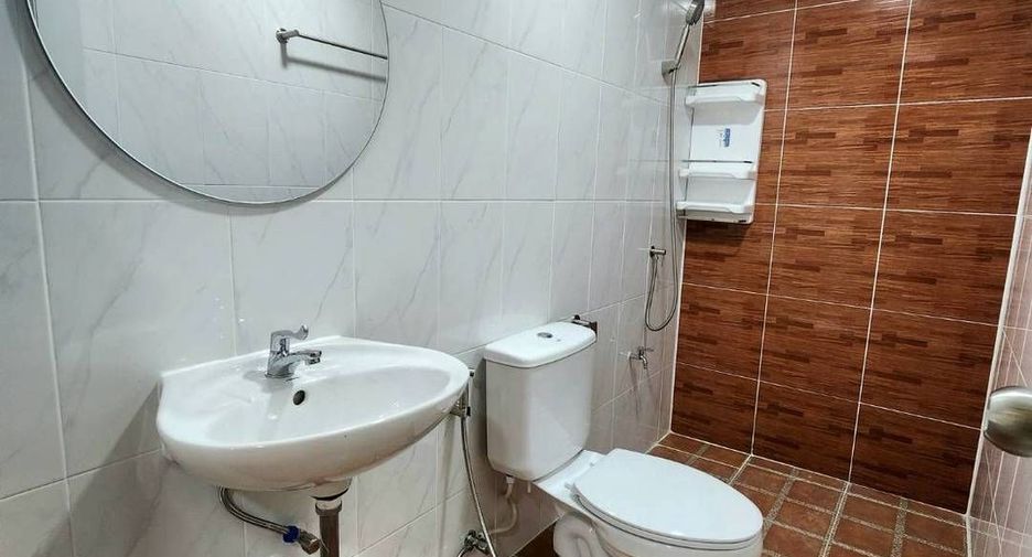 À vendre 3 chambres maison à Si Racha, Chonburi