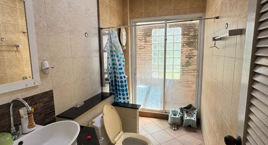 À vendre 5 chambres maison à Phan Thong, Chonburi