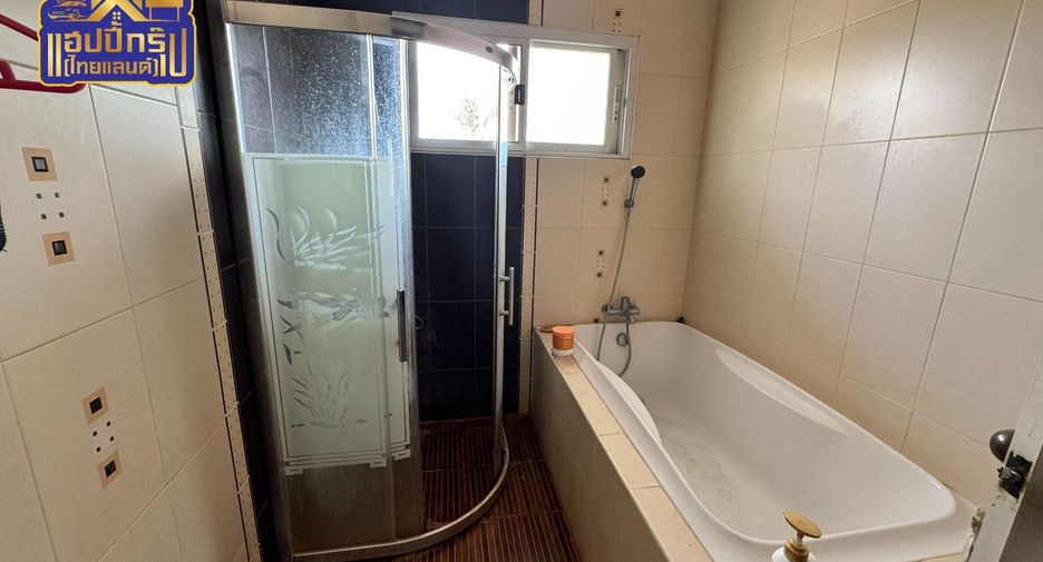 À vendre 5 chambres maison à Phan Thong, Chonburi