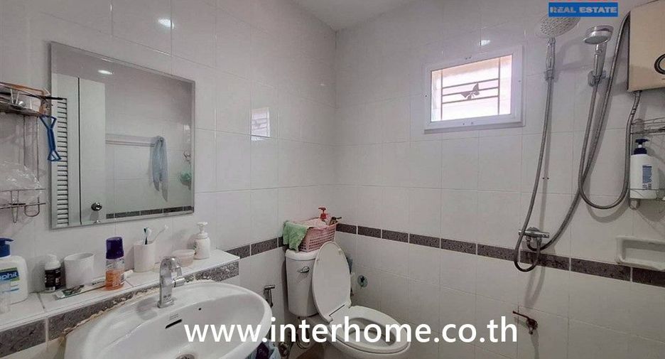 For sale 4 bedrooms house in Prawet, Bangkok