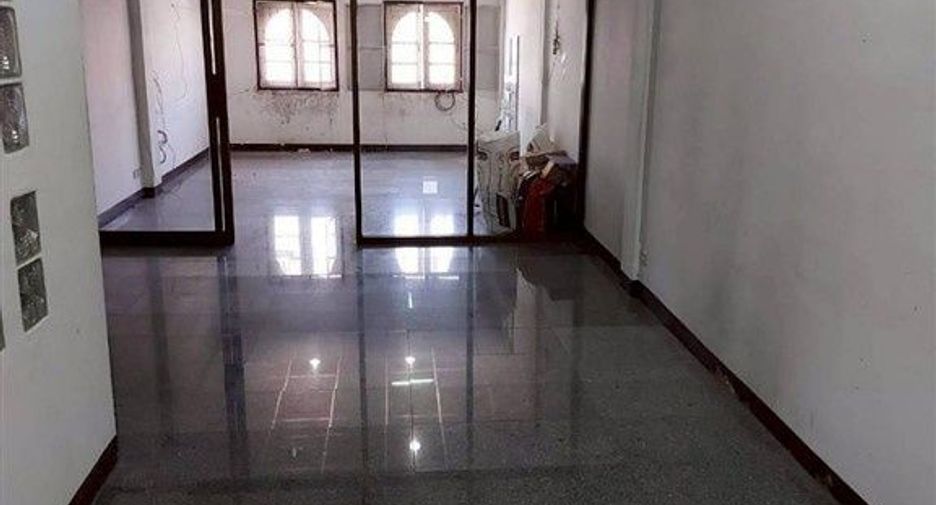 出售 3 卧室 商业空间 在 Wang Thong Lang, 曼谷