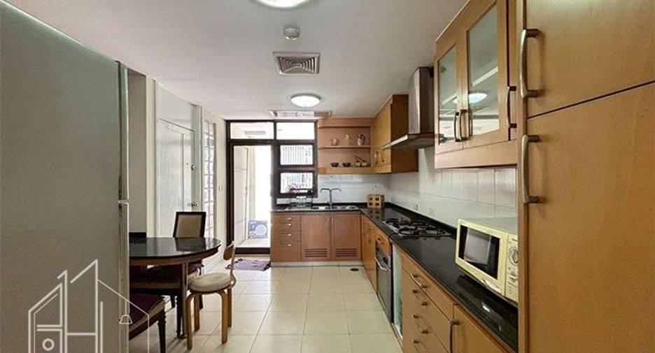 Apartment zur Miete mit 3 Zimmer in Khlong Toei, Bangkok