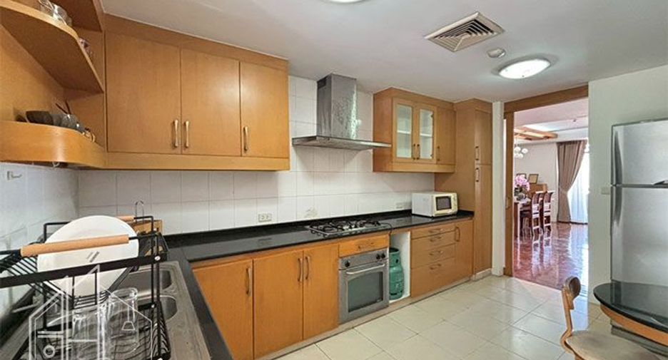 Apartment zur Miete mit 3 Zimmer in Khlong Toei, Bangkok