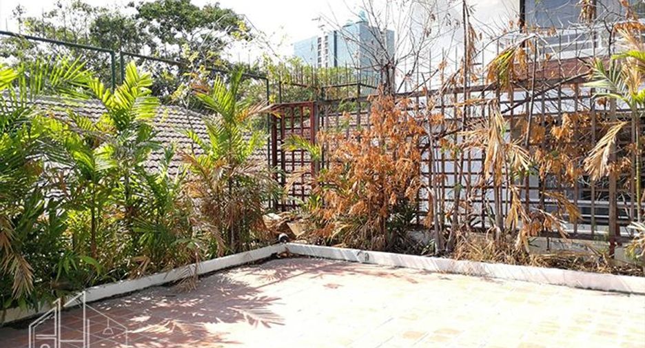 Apartment zur Miete mit 3 Zimmer in Khlong Toei, Bangkok