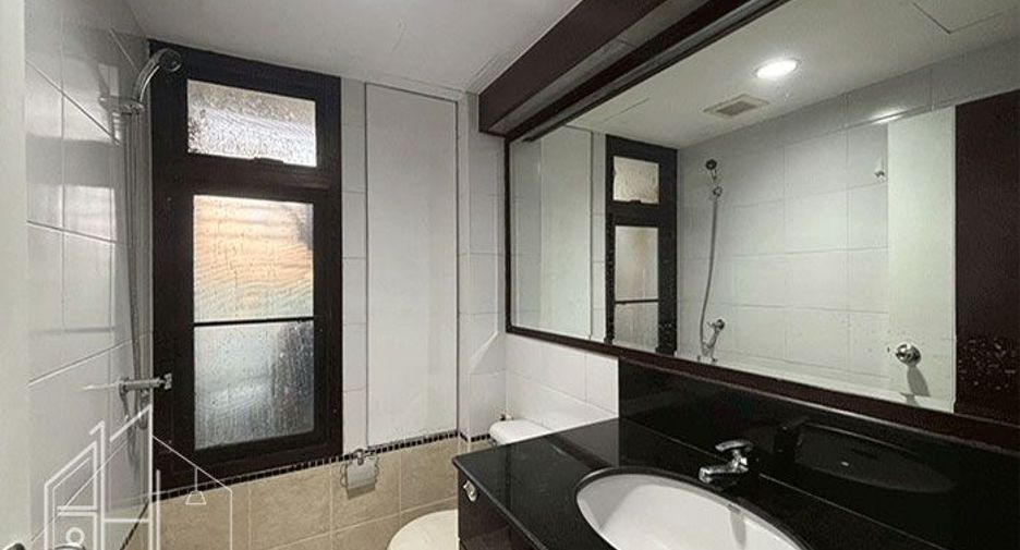 Wohnung zur Miete mit 3 Zimmer in Khlong Toei, Bangkok
