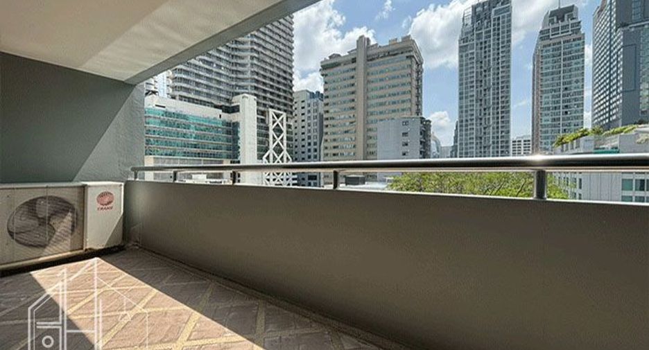 For rent 3 bedrooms condo in Watthana, Bangkok