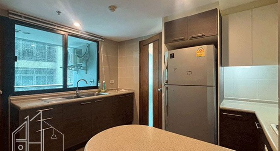 For rent 3 bedrooms condo in Watthana, Bangkok