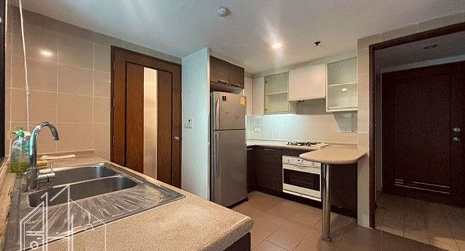 For rent 3 bedrooms condo in Watthana, Bangkok