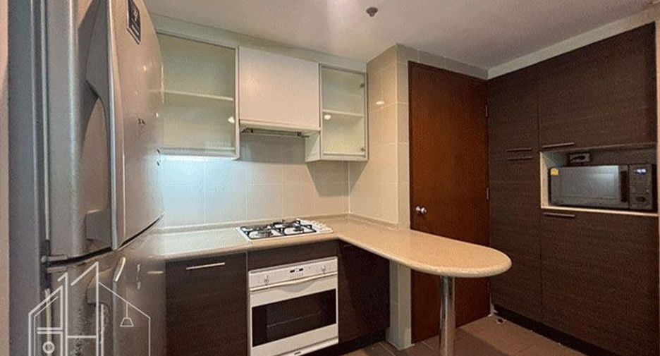 For rent 3 bedrooms condo in Watthana, Bangkok
