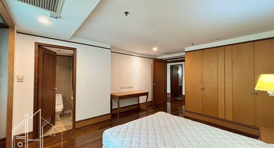 For rent 3 bedrooms condo in Watthana, Bangkok