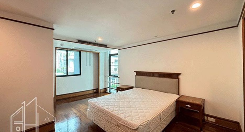 For rent 3 bedrooms condo in Watthana, Bangkok