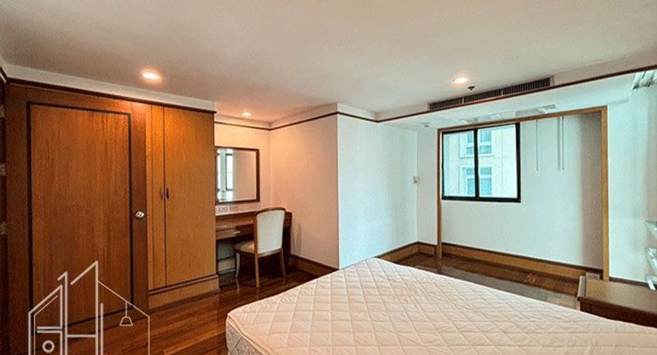 For rent 3 bedrooms condo in Watthana, Bangkok