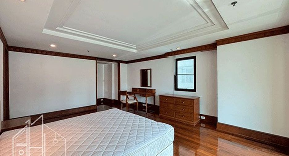 For rent 3 bedrooms condo in Watthana, Bangkok