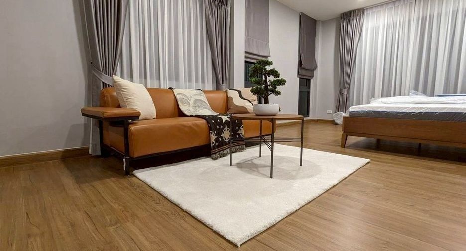 For rent and for sale 4 bedrooms house in Bang Phli, Samut Prakan