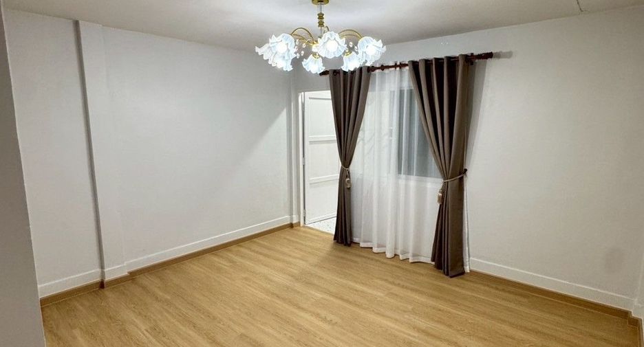Продажа 2 спальни таунхаус в Phan Thong, Чонбури