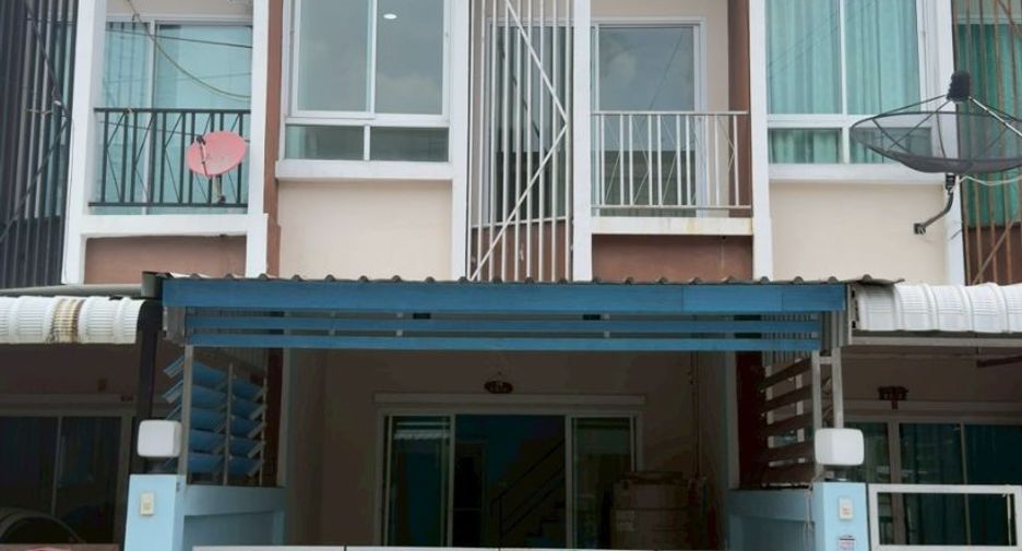 Продажа 2 спальни таунхаус в Mueang Chon Buri, Чонбури