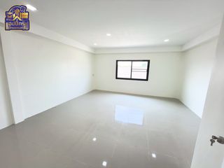 Casa adosada en venta de 2 habitaciones en Mueang Chon Buri, Chonburi