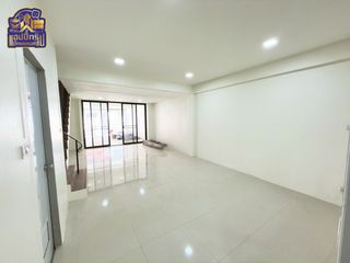 Casa adosada en venta de 2 habitaciones en Mueang Chon Buri, Chonburi